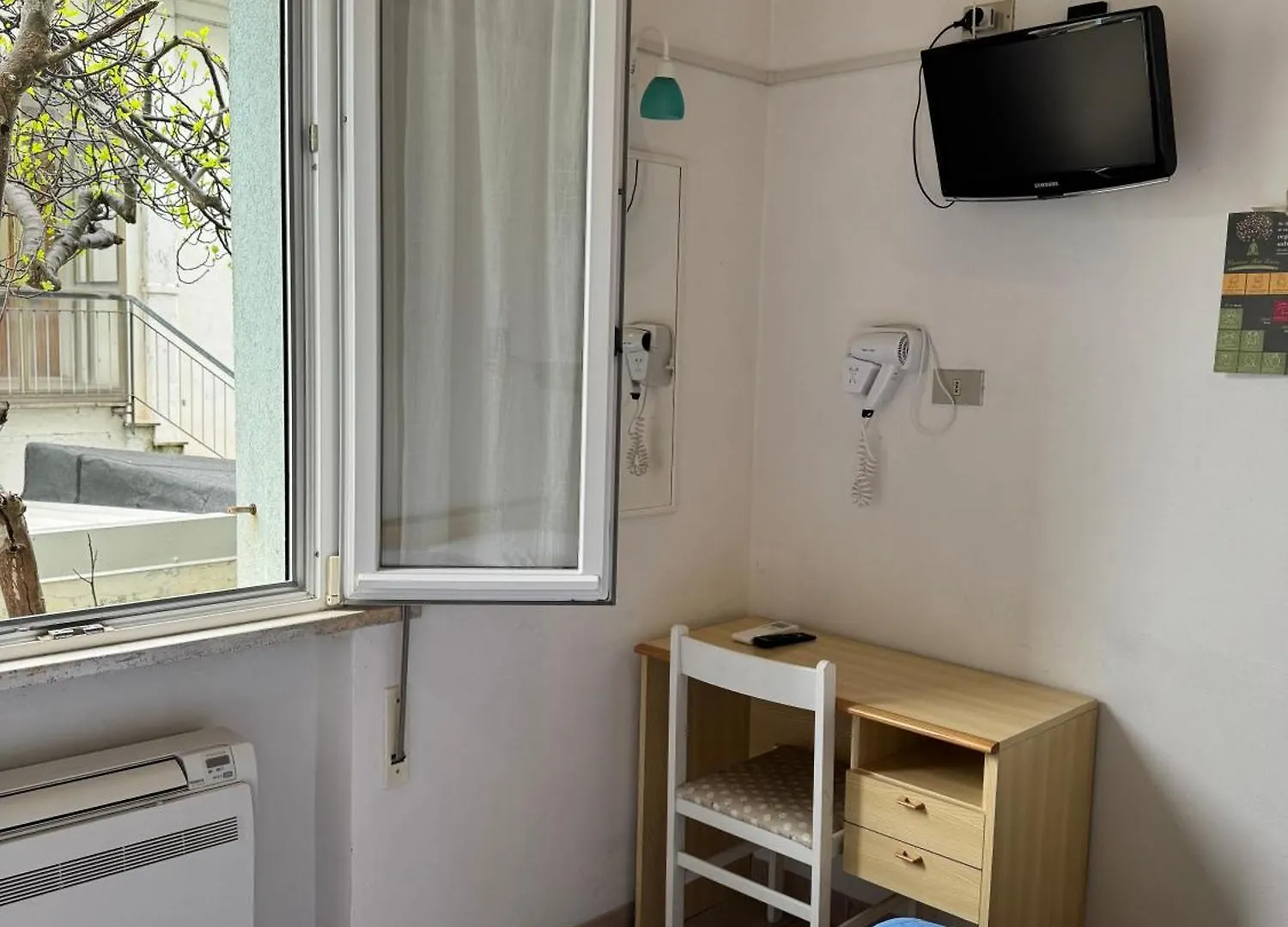 Hotel Urania Nuova Gestione 리미니 3*,